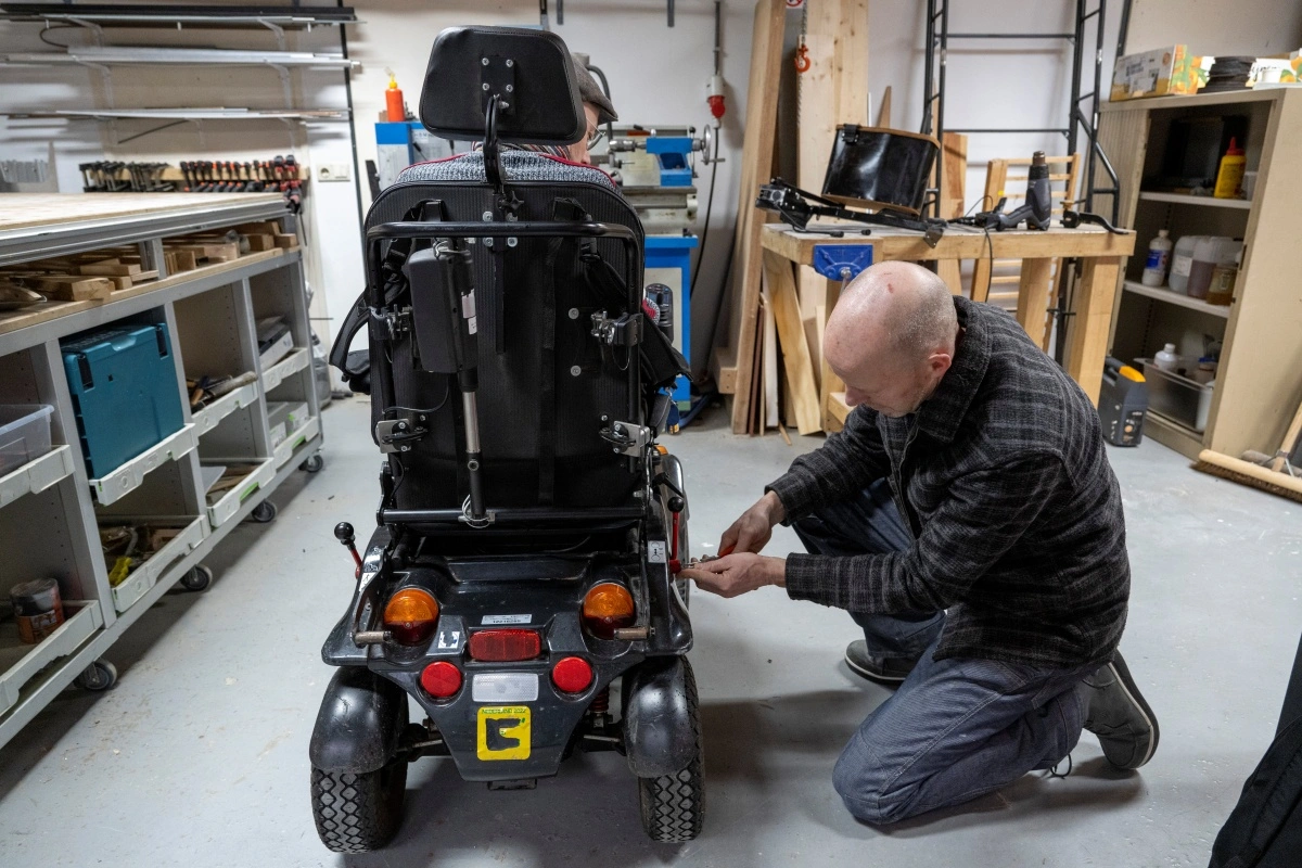 Classic Mobility engineer carrying out a service